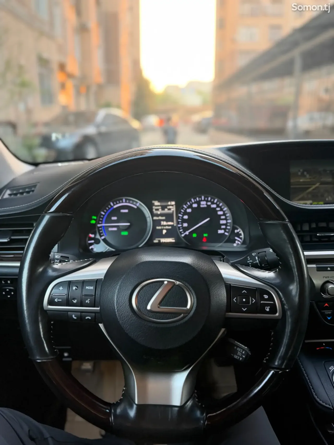 Lexus ES series 2017 · 2.5 AT
