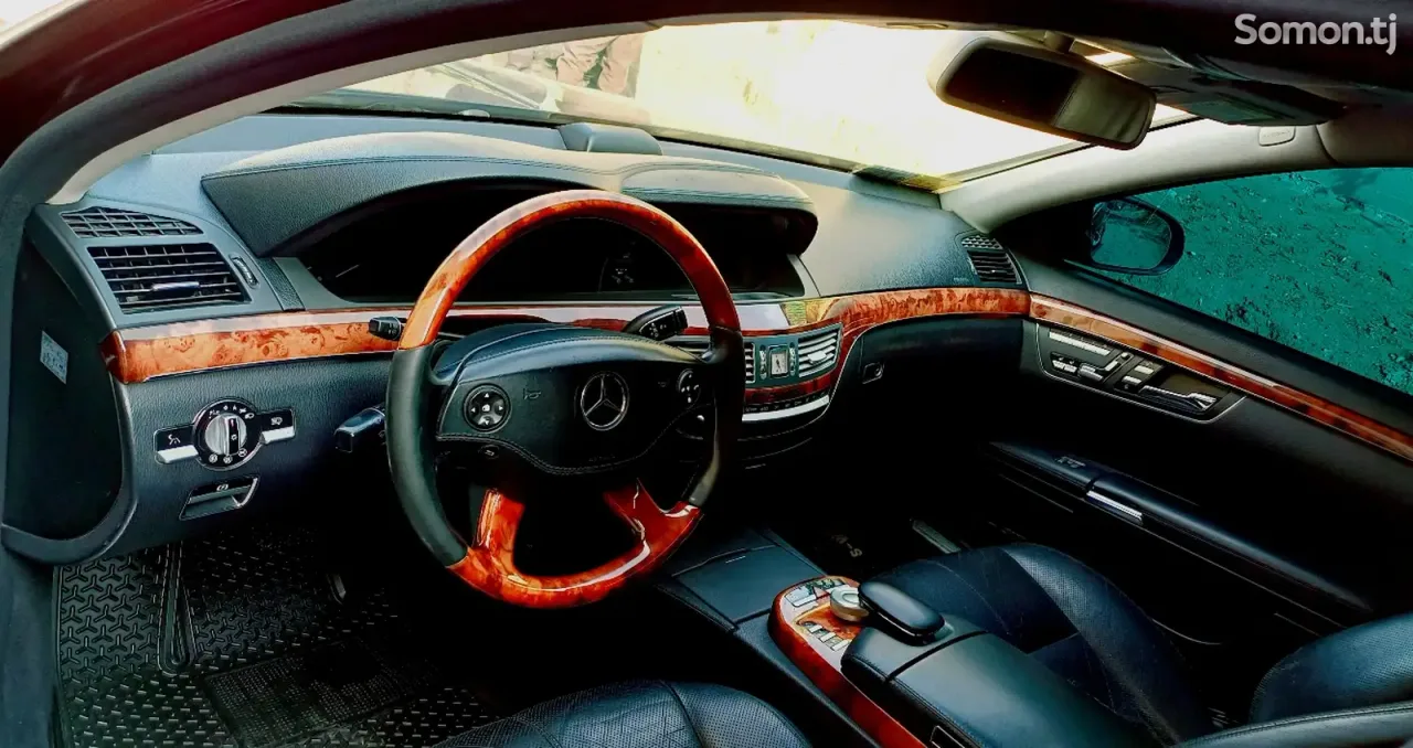 Mercedes-Benz S class 2007 · 5.5 AT
