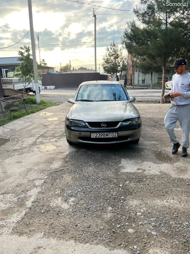 Opel Vectra B 1996 · 1.6 MT