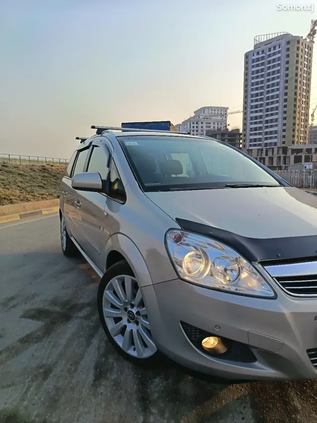Opel Zafira 2008 · 1.8 MT