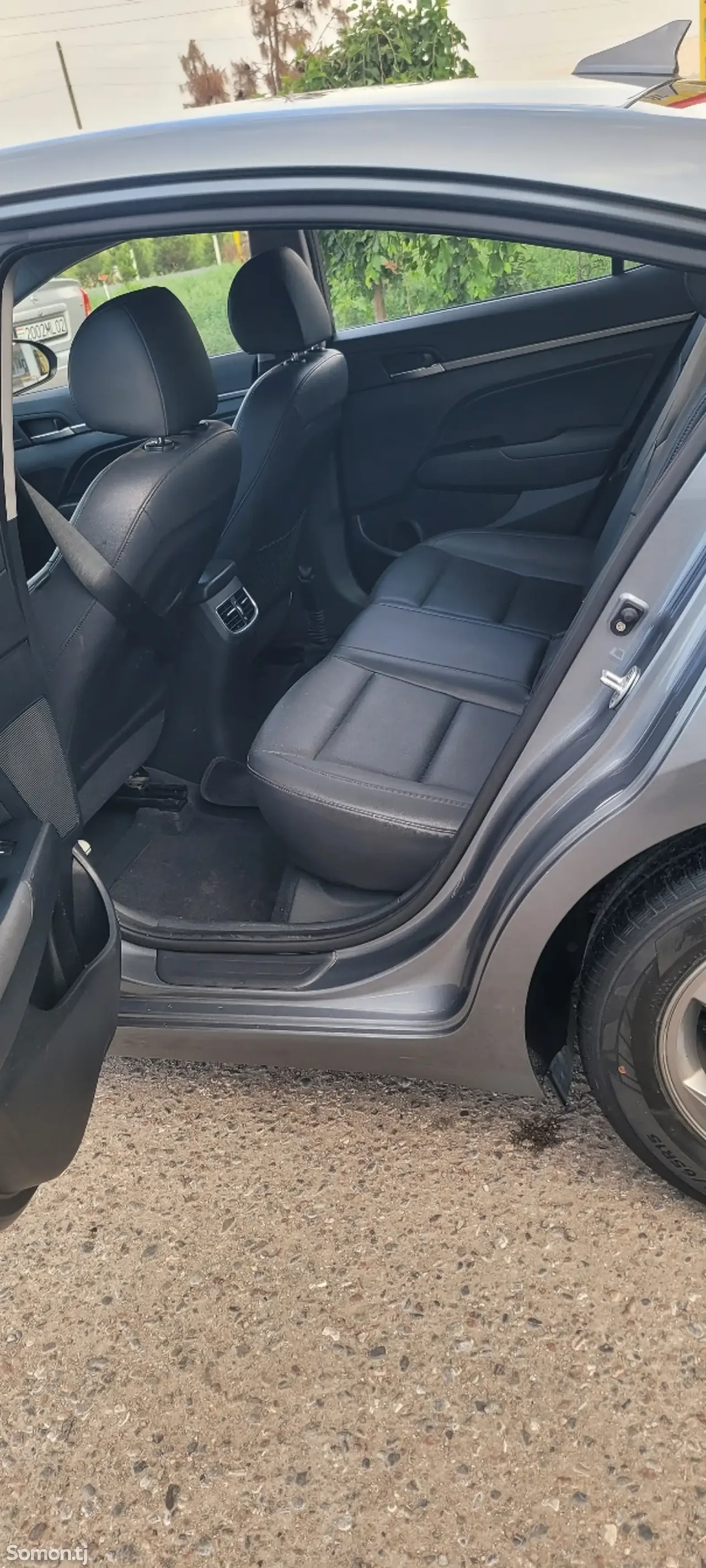 Hyundai Avante 2015 · 1.6 AT