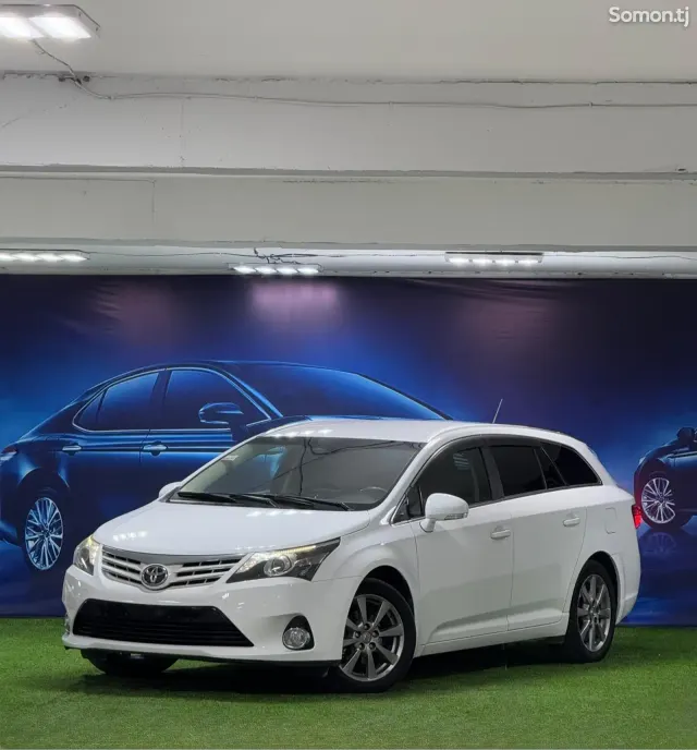 Toyota Avensis Verso 2014 · 2.0 AT