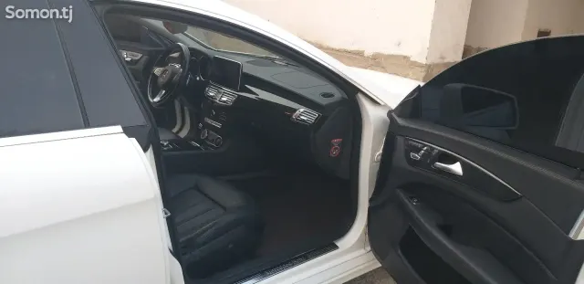 Mercedes-Benz CLS class 2015 · 2.5 AT
