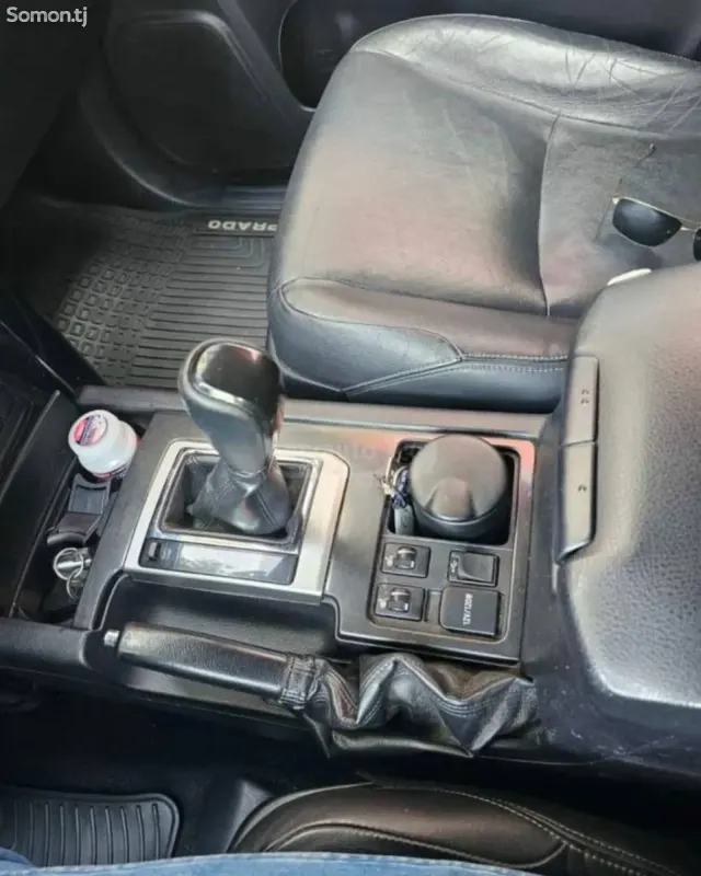 Toyota Land Cruiser Prado 2016 · 4.7 AT