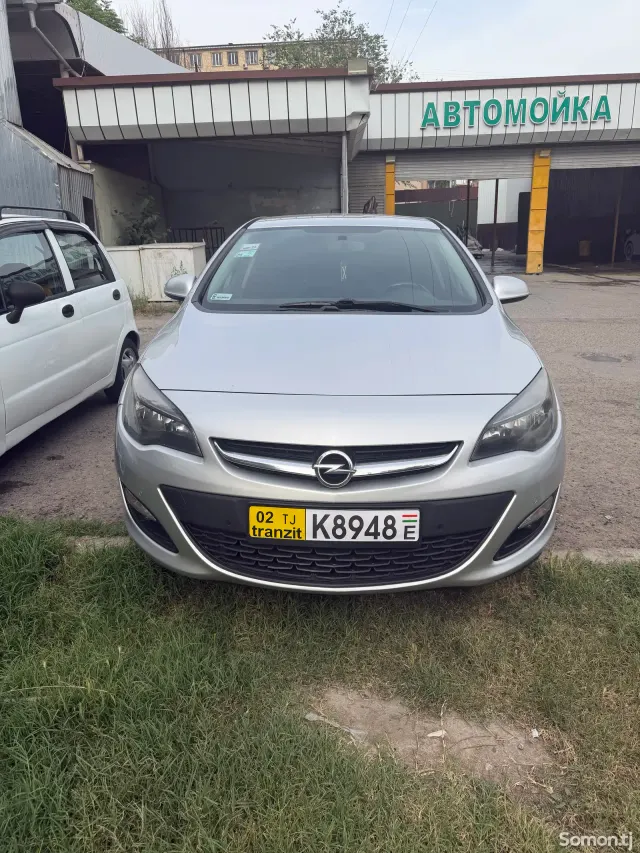 Opel Astra J 2015 · 1.6 MT