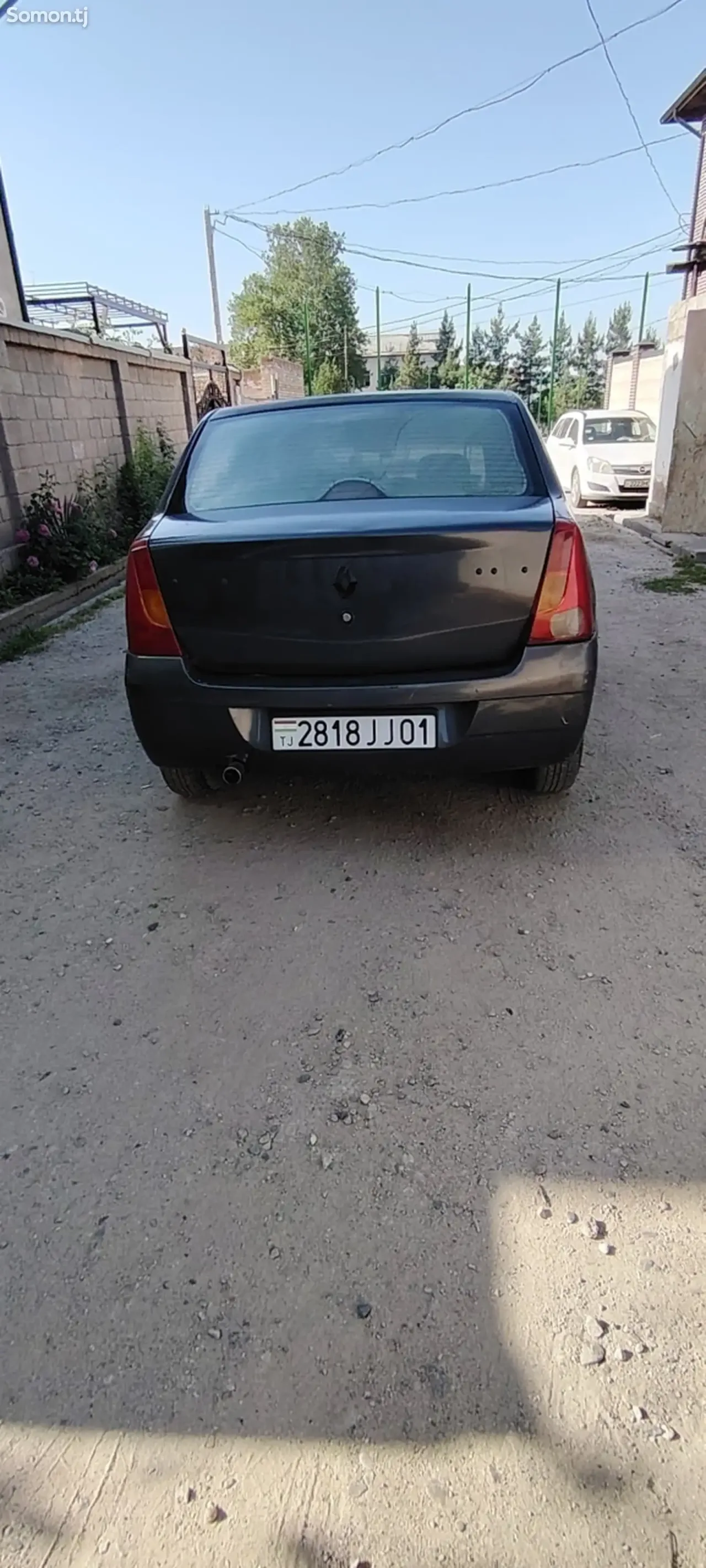 Renault Logan 2009 · 1.4 MT