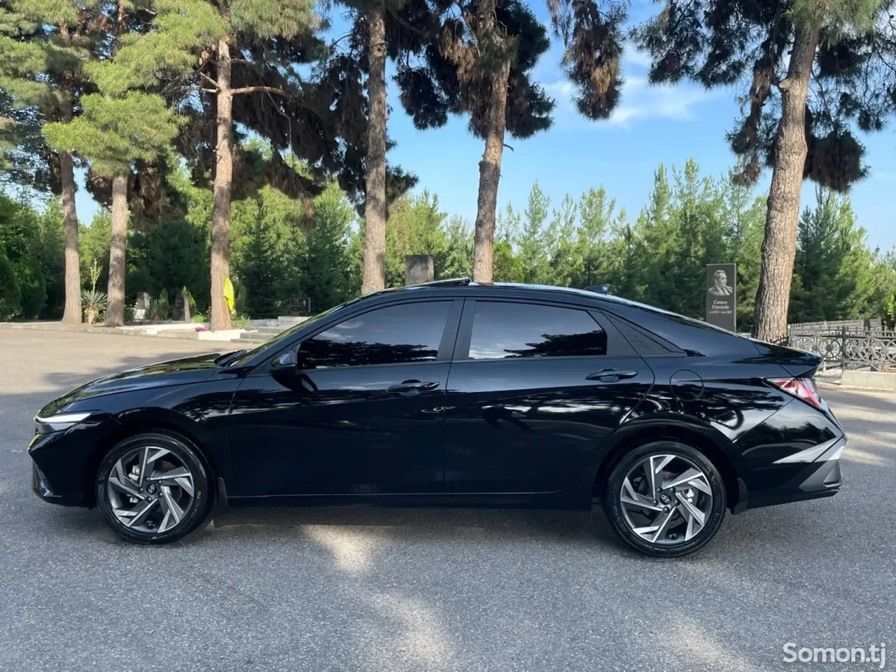 Hyundai Elantra 2024 · 2.0 AT