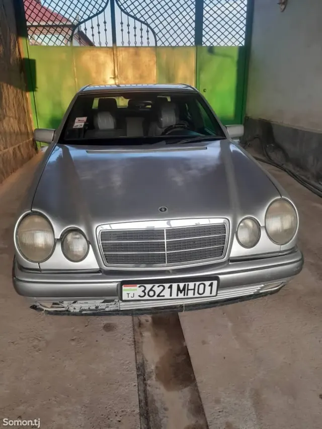 Mercedes-Benz E class 1998 · 2.0 MT