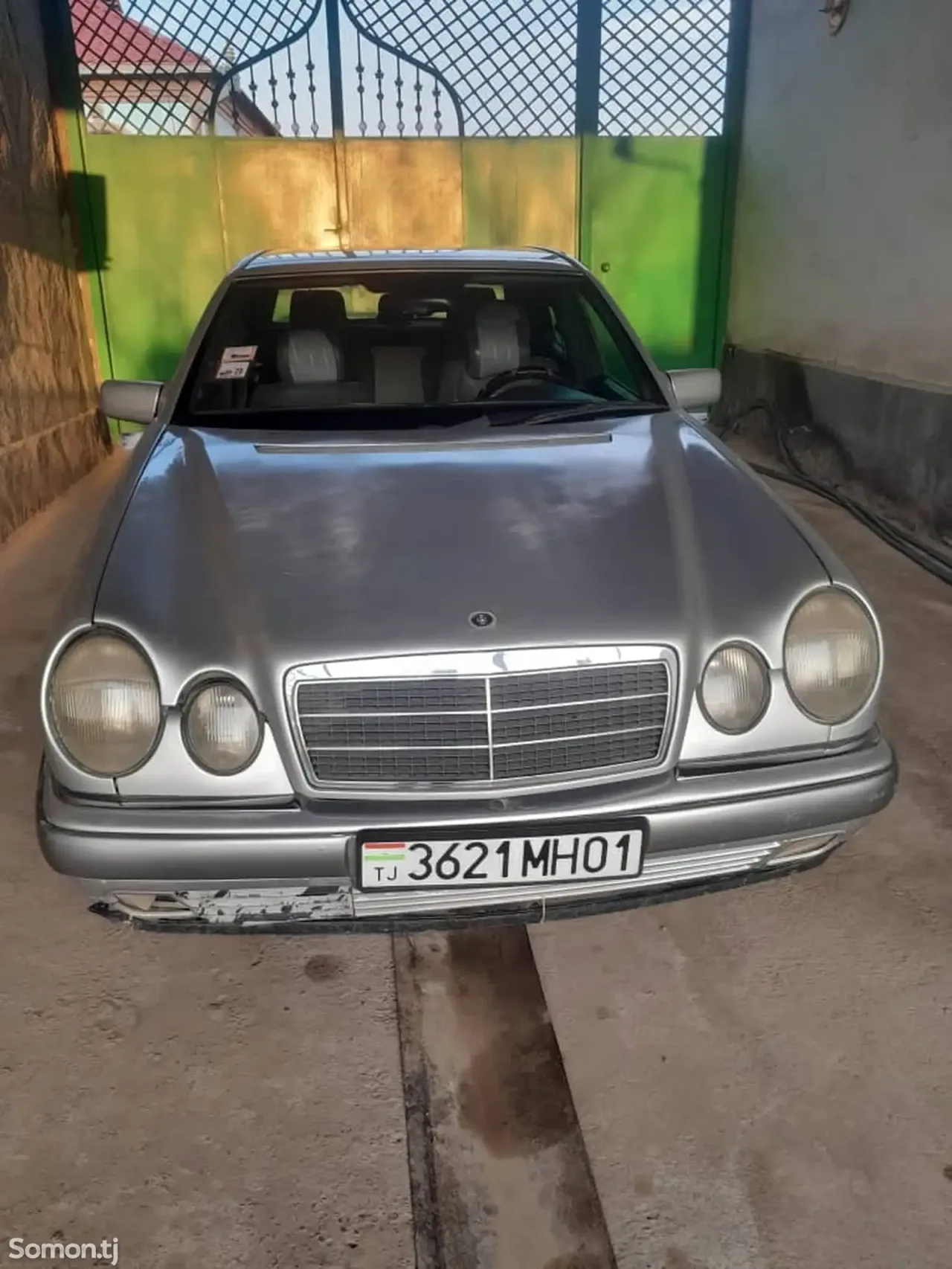 Mercedes-Benz E class 1998 · 2.0 MT