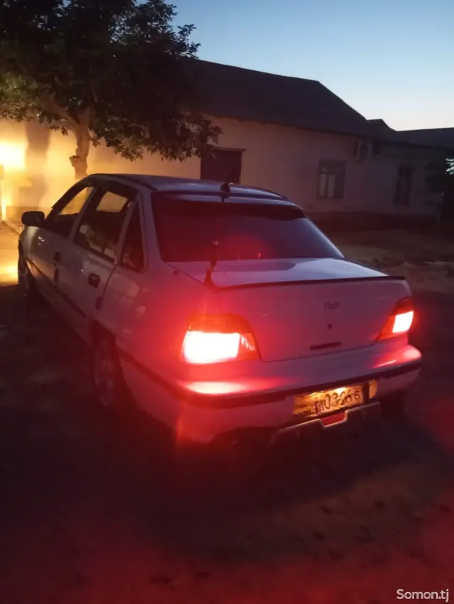 Daewoo Nexia 1994 · 1.6 MT
