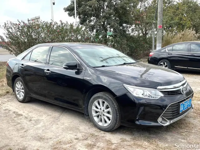 Toyota Camry 2015 · 2.5 AT