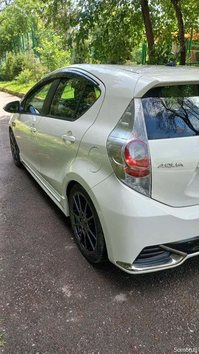 Toyota Aqua 2014 · 1.5 AT