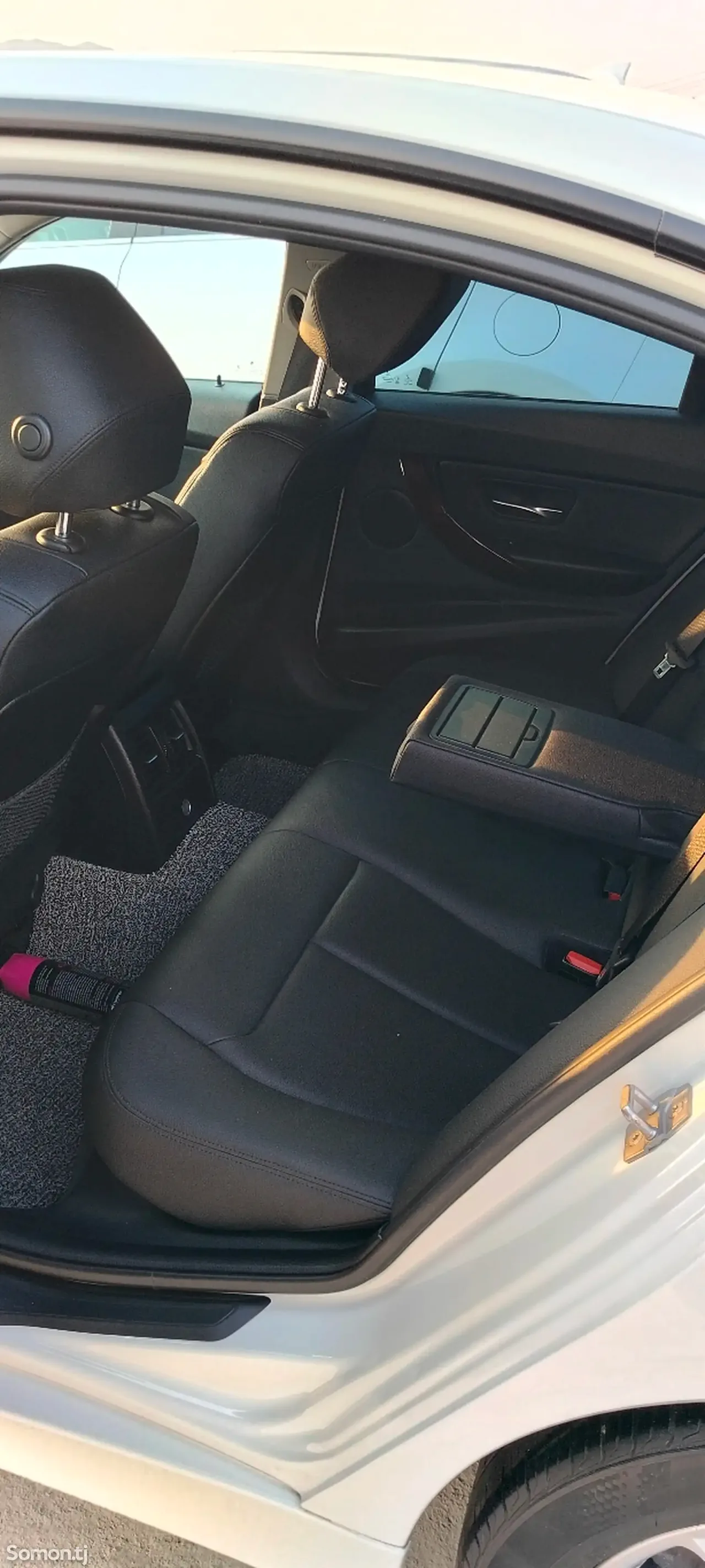 BMW 3 series 2015 · 2.0 AT
