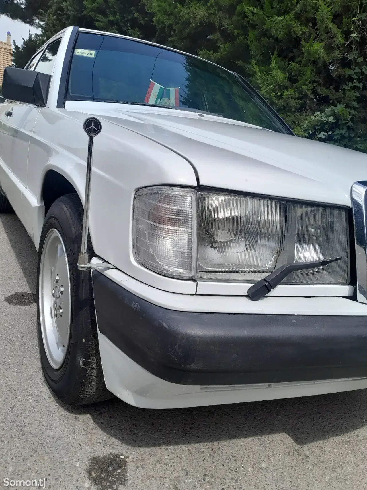 Mercedes-Benz W201 1990 · 1.8 MT