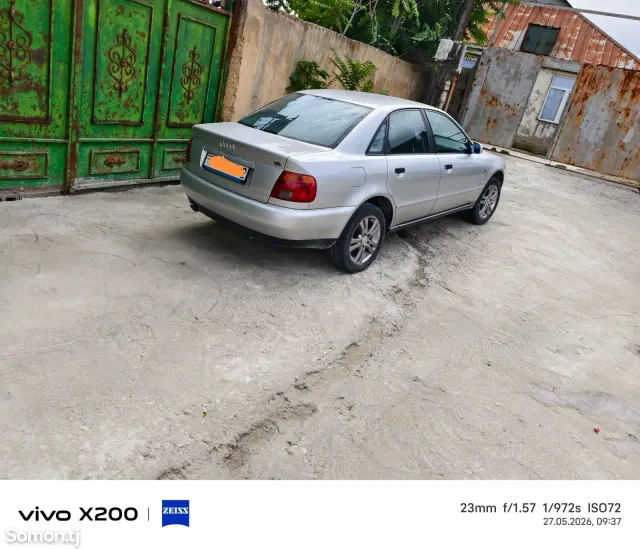 Audi A4 1996 · 1.6 MT