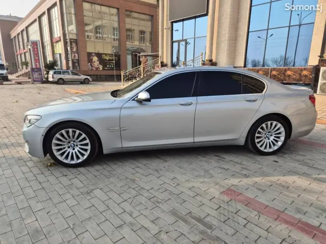 BMW 7 series 2013 · 3.0 AT