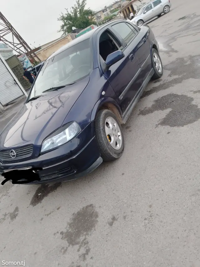 Opel Astra G 1998 · 1.6 MT