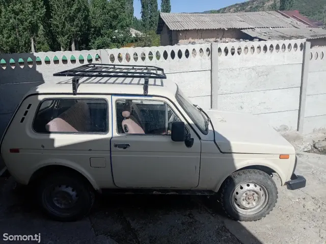 Lada (ВАЗ) Нива 1998 · MT