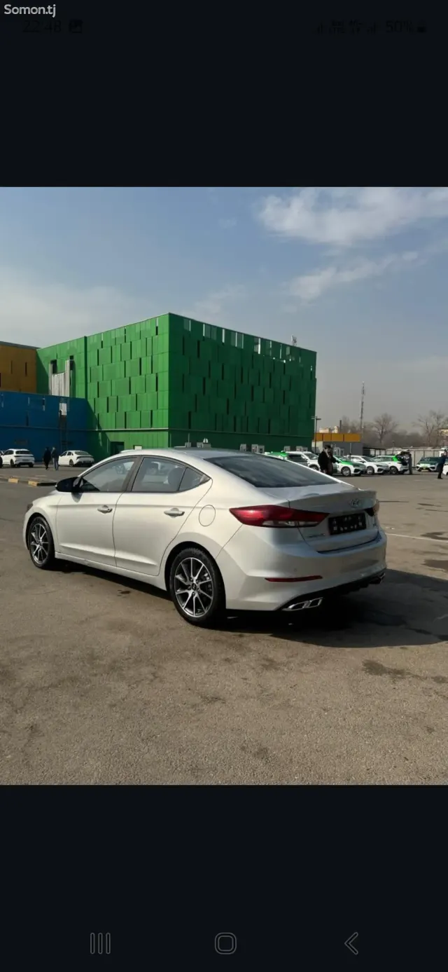 Hyundai Avante 2015 · 1.6 AT