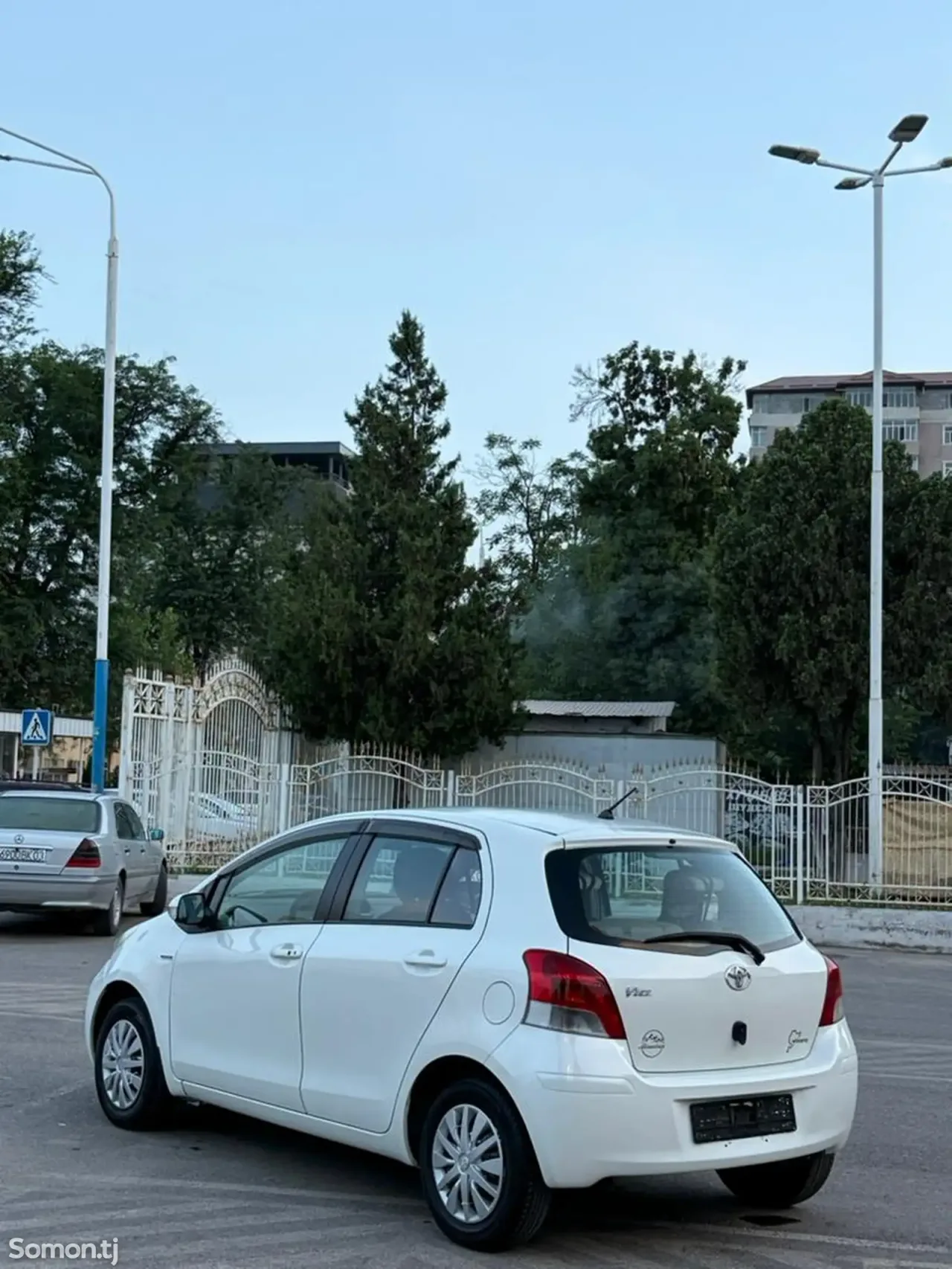 Toyota Vitz 2009 · 1.3 AT