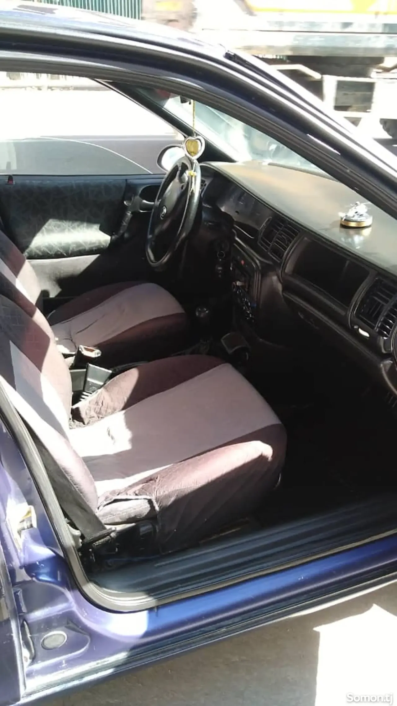 Opel Vectra B 1996 · 1.6 MT