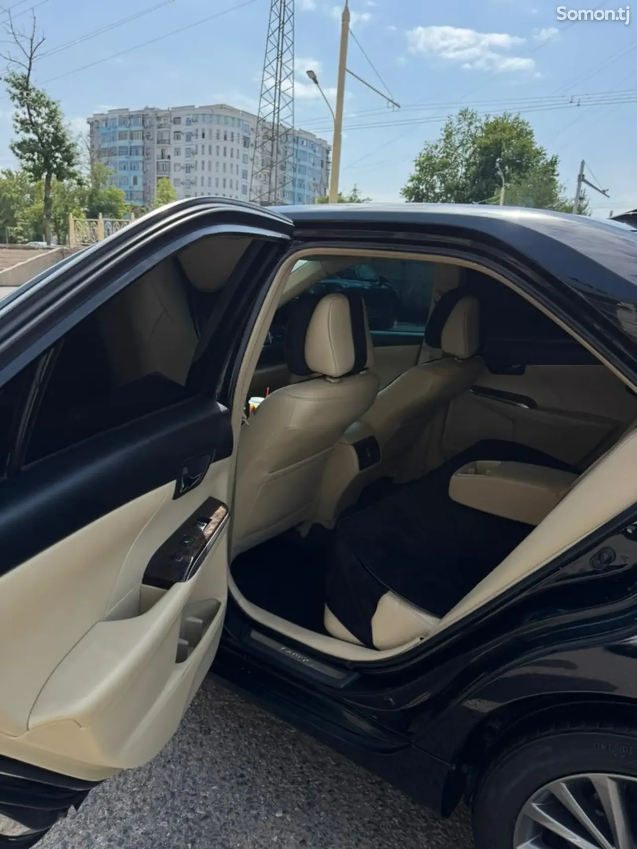 Toyota Camry 2016 · 2.5 AT