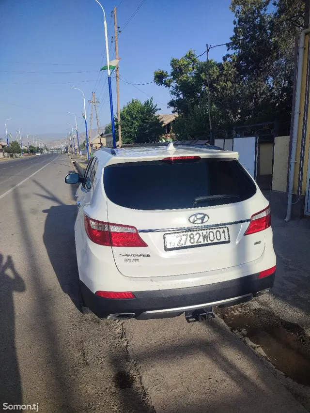 Hyundai Santa Fe 2015 · 3.3 AT