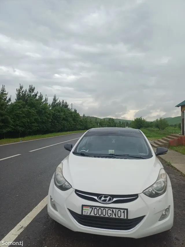 Hyundai Avante 2011 · 1.6 AT