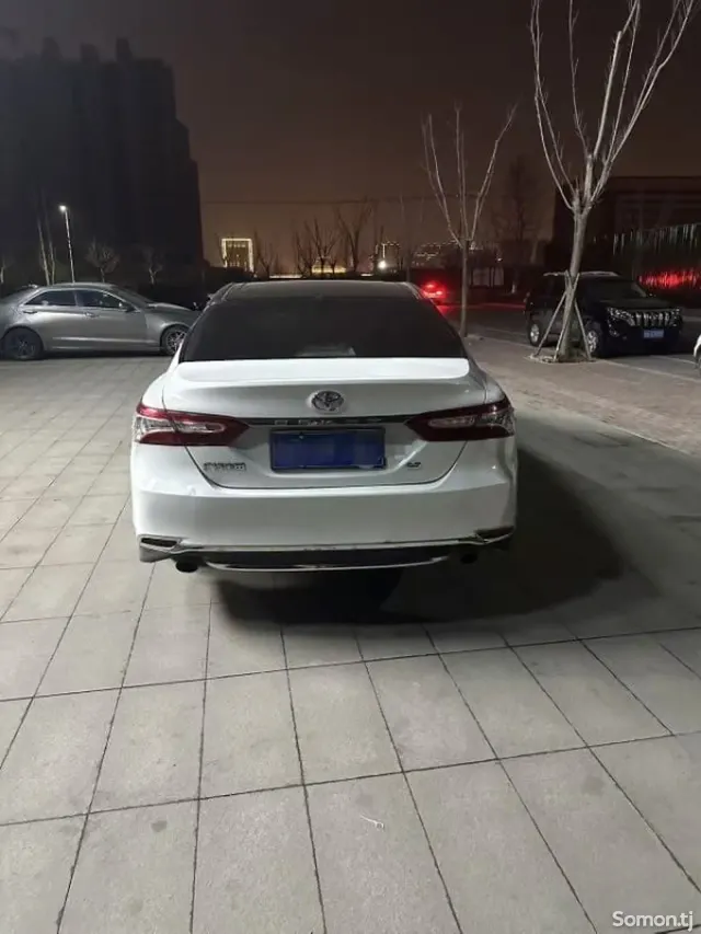 Toyota Camry 2019 · 2.0 AT