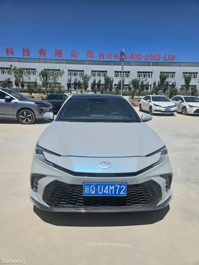 Toyota Camry 2025 · 2.0 AT