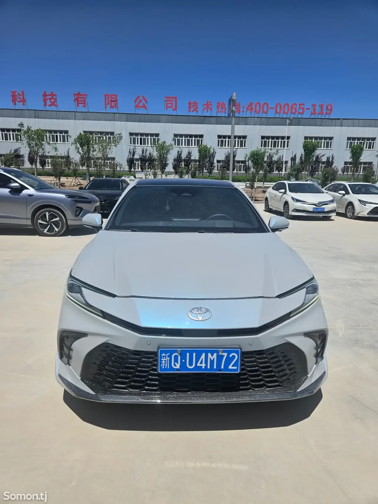 Toyota Camry 2025 · 2.0 AT