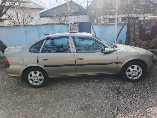 Opel Vectra B 1996 · 1.6 MT
