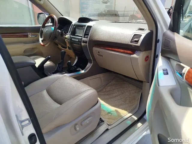 Toyota Land Cruiser Prado 2009 · 4.0 AT