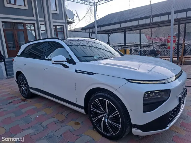 Xpeng G9 2023 · AT