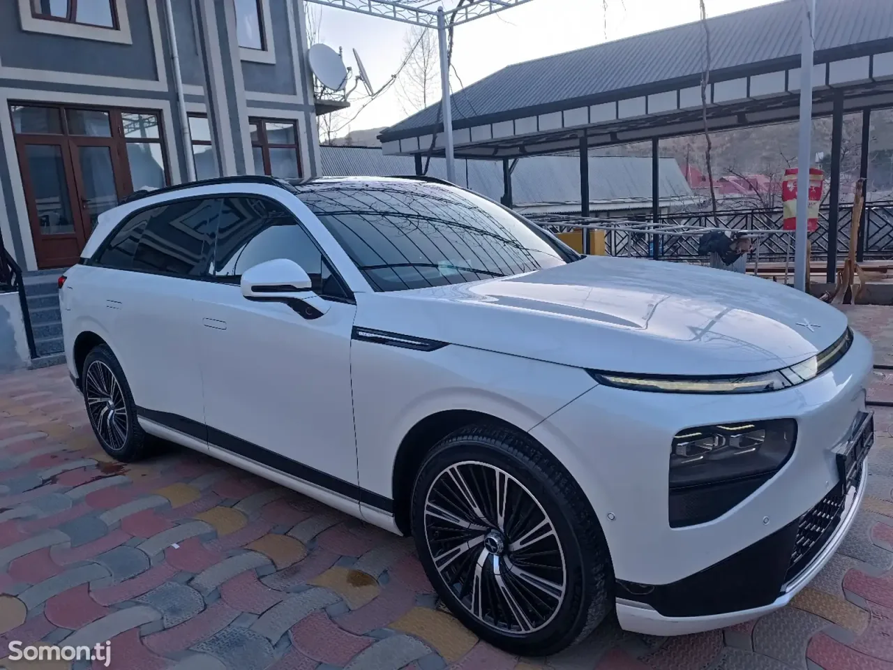 Xpeng G9 2023 · AT