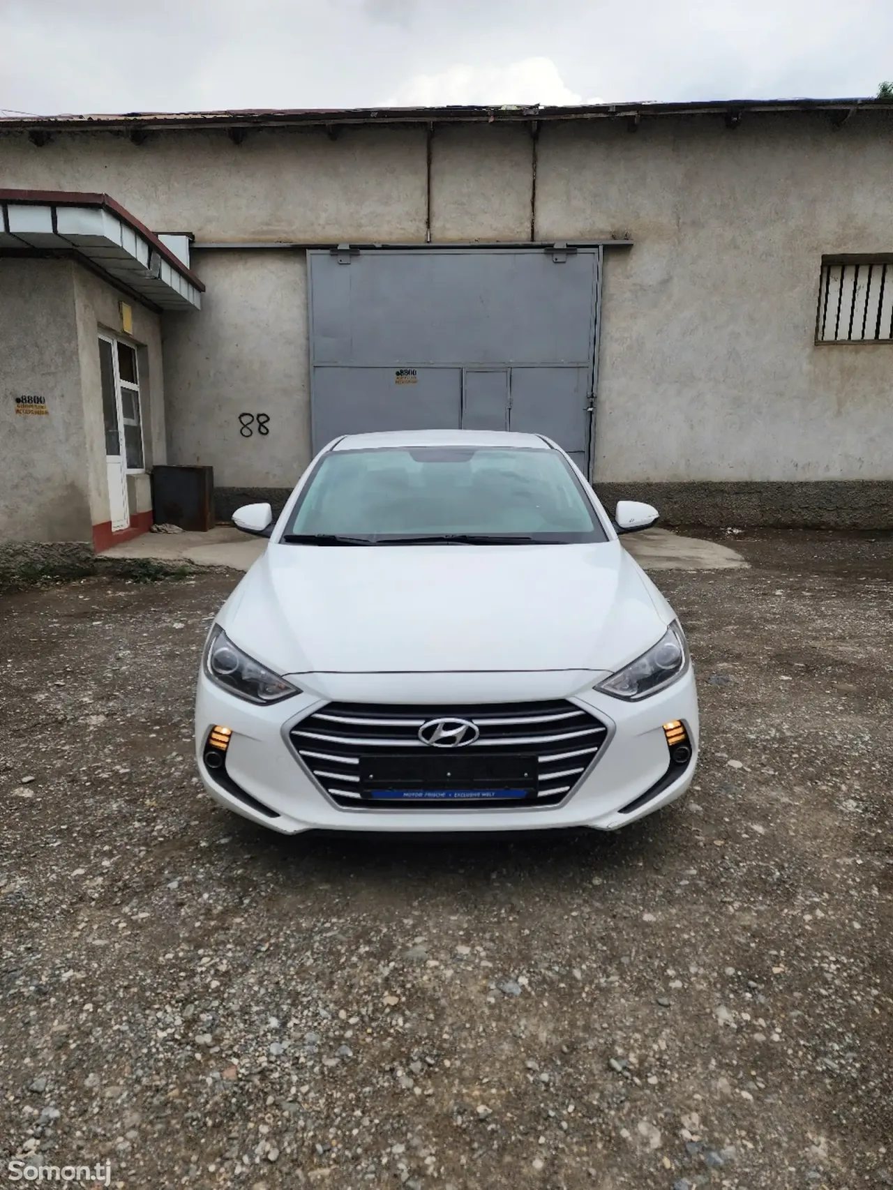 Hyundai Avante 2016 · 1.6 AT