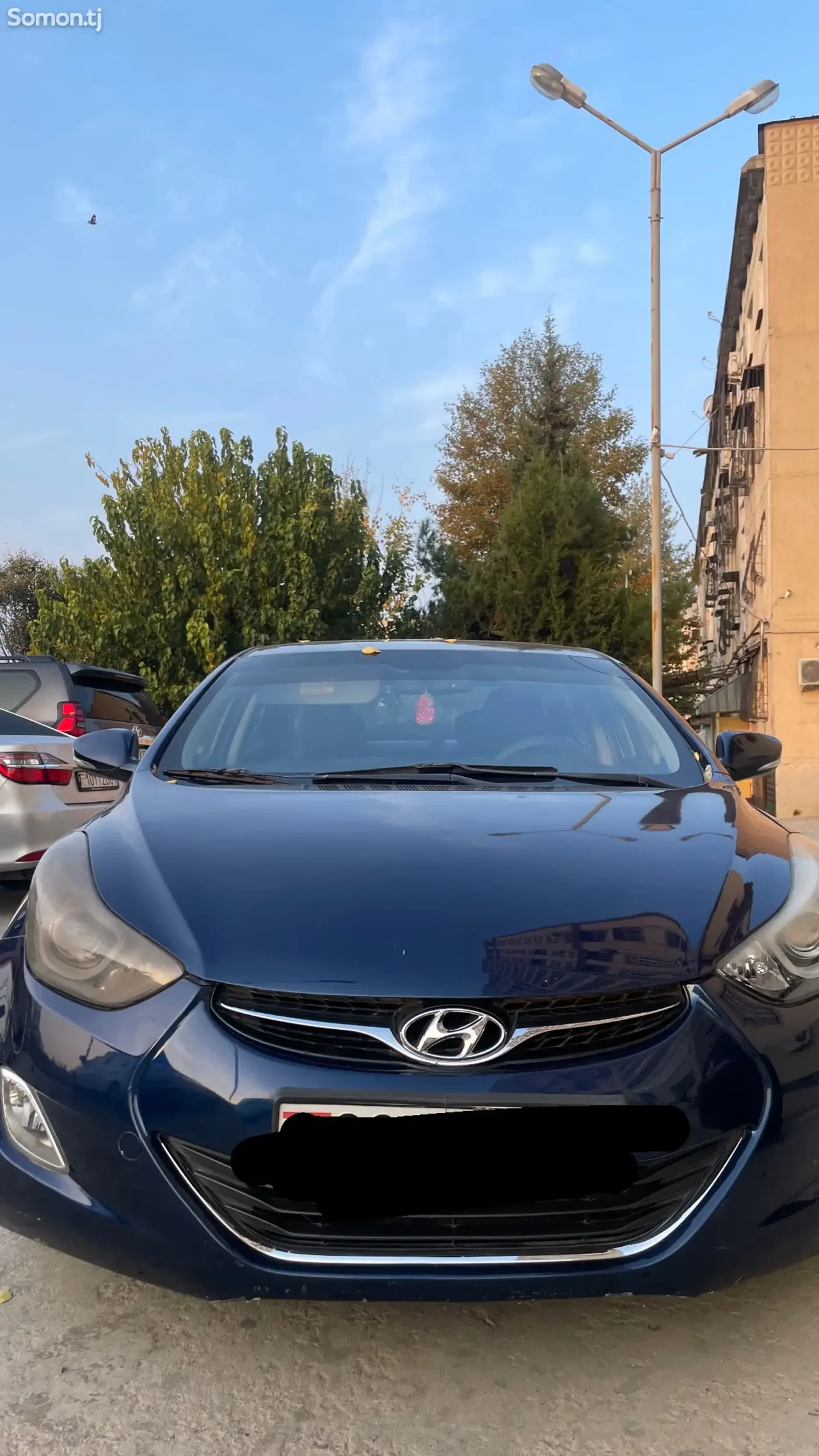 Hyundai Elantra 2013 · 1.8 AT