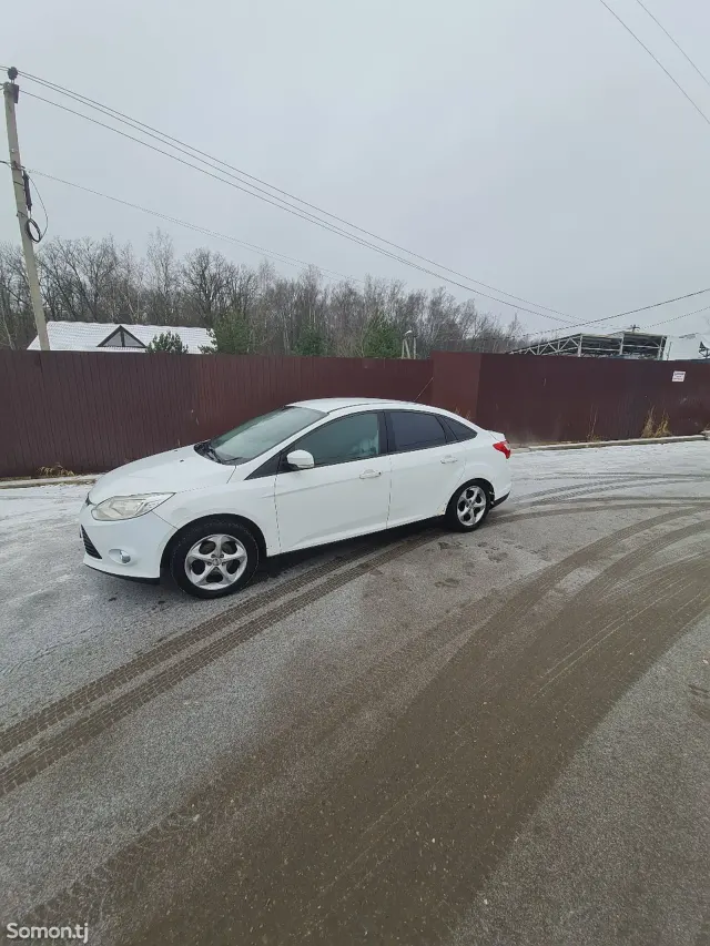Ford Focus 2012 · 1.6 MT