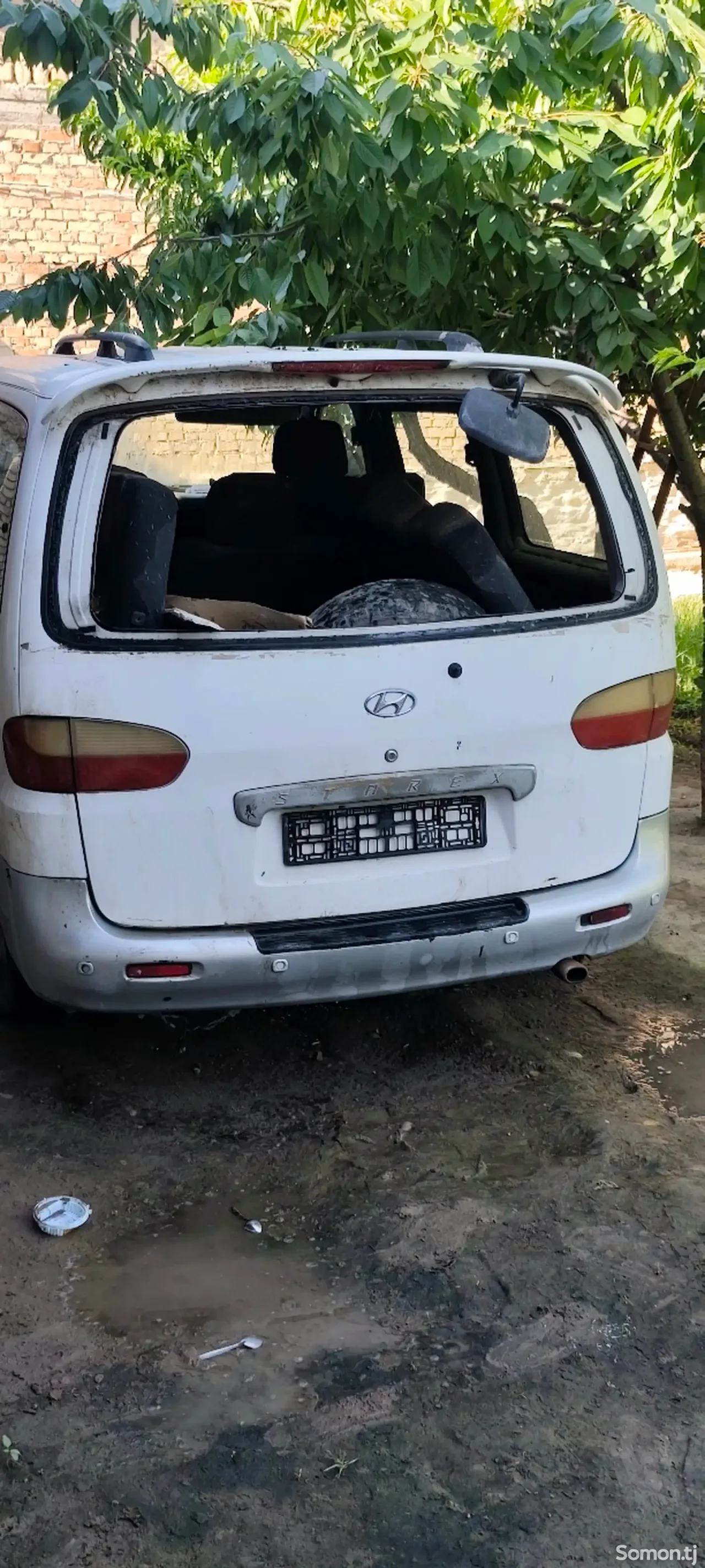 Hyundai Staria 2000 · MT