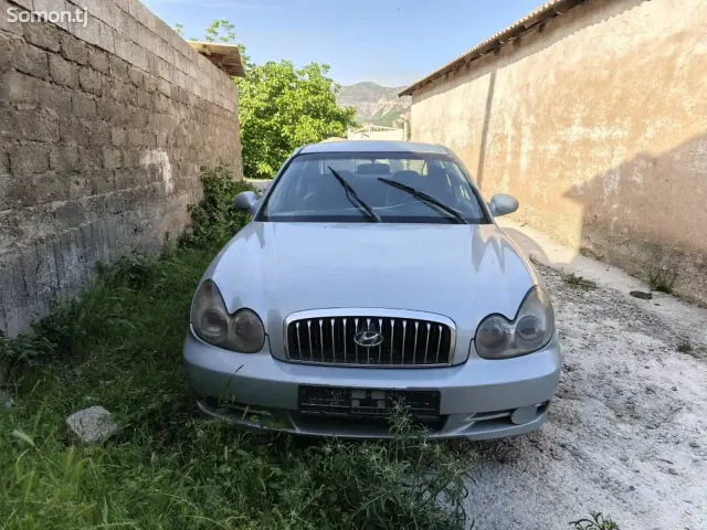 Hyundai Sonata 2004 · 2.0 MT
