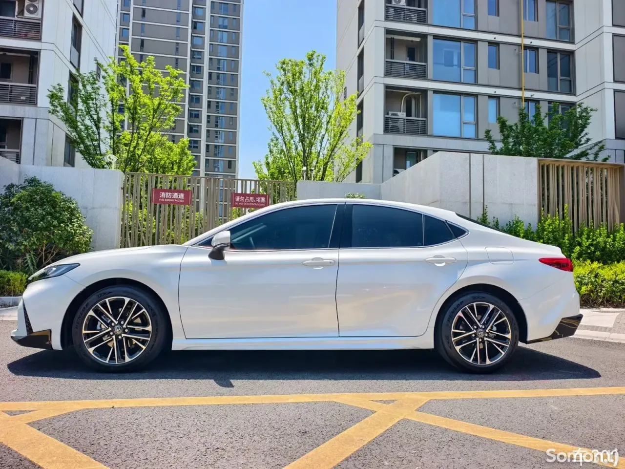 Toyota Camry 2026 · 2.0 AT