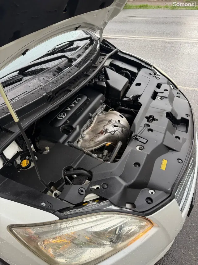 Toyota Mark X ZiO 2010 · 2.4 AT