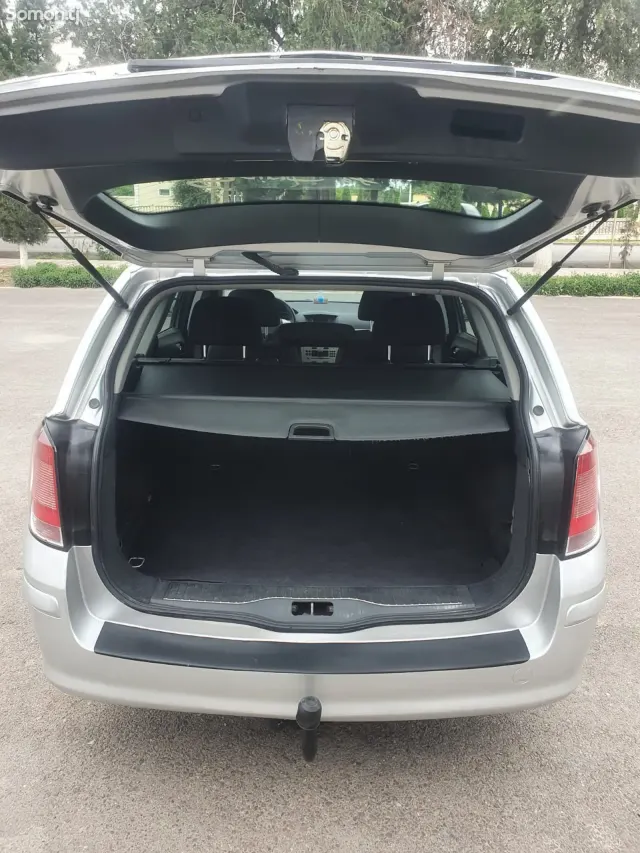 Opel Astra H 2008 · 1.8 MT