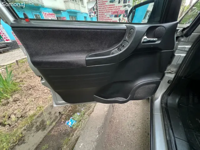 Opel Zafira 2000 · 1.8 MT