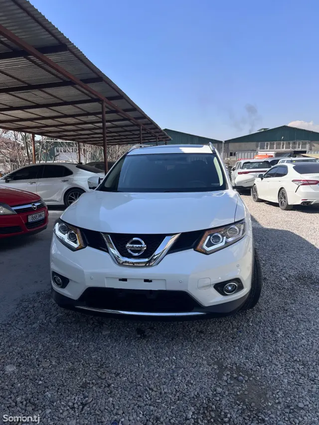 Nissan X-Trail 2015 · 2.5 AT