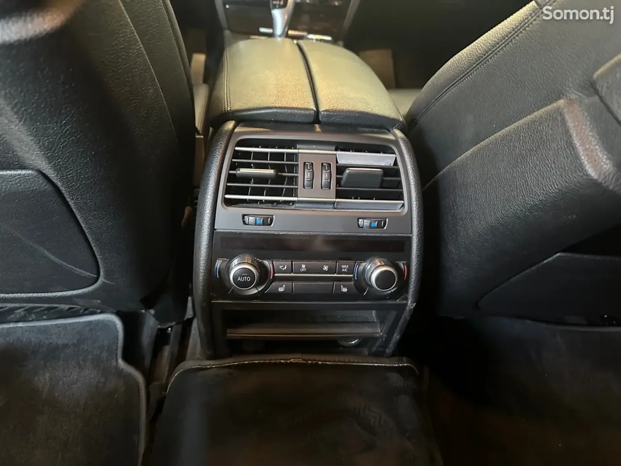 BMW 7 series 2015 · 4.0 AT