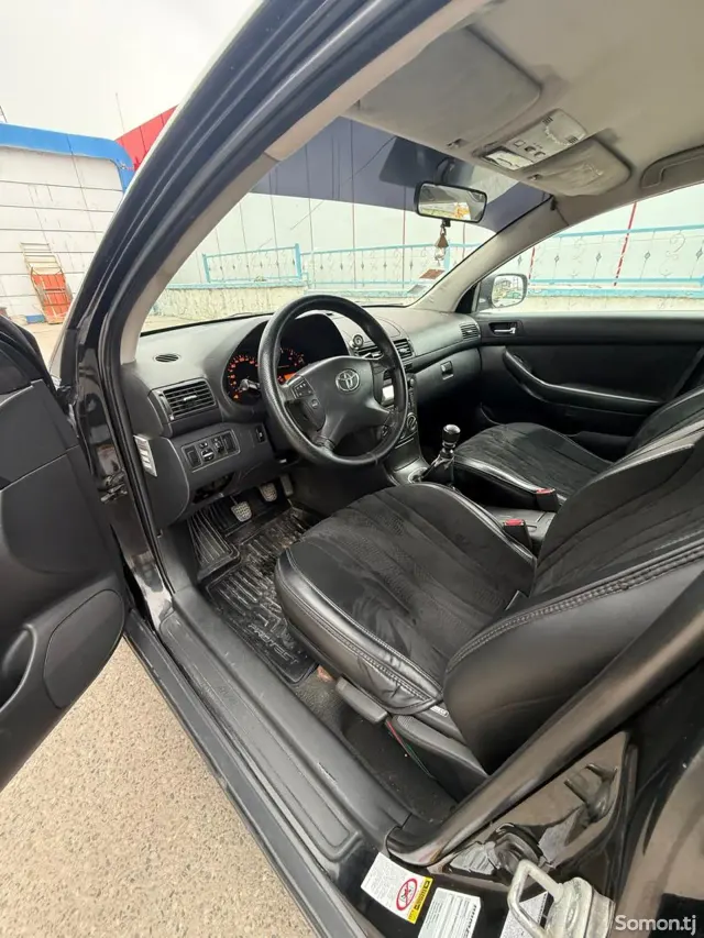 Toyota Avensis 2007 · 2.0 MT
