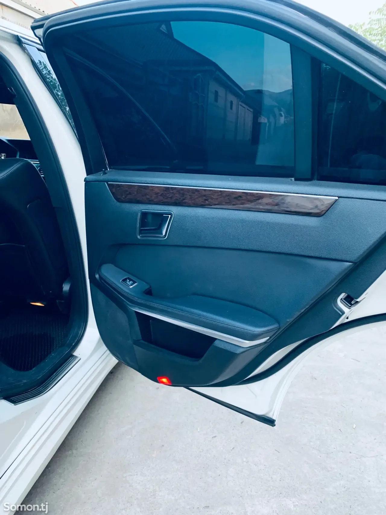Mercedes-Benz E class 2012 · 2.0 AT