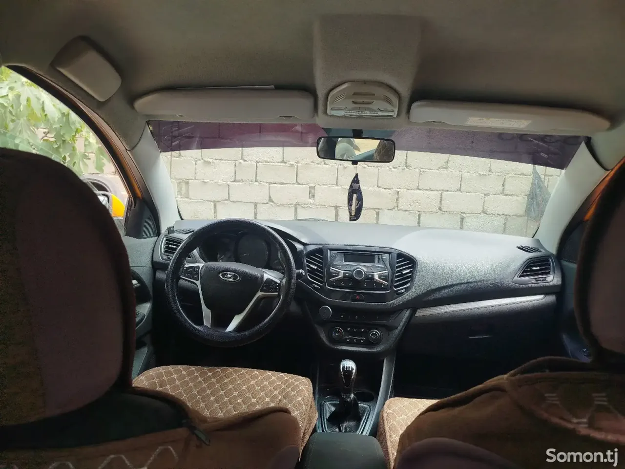 Lada (ВАЗ) Vesta 2019 · 1.6 MT