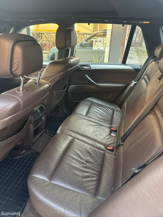 BMW X5 M 2011 · 3.0 AT